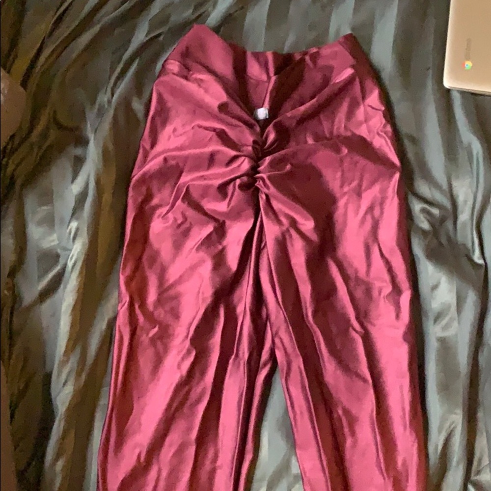 Brazilian scrunch butt leggings